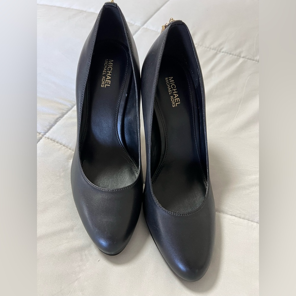 Michael Kors Antoinette Luggage Gold Padlock Women’s Black Pumps